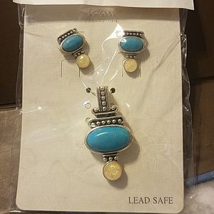 Pendant earring set
